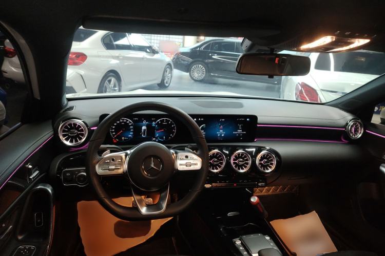 Used Mercedes-Benz A-Class 2022 Revised Version A 200 L Sport Sedan Fashionable Style