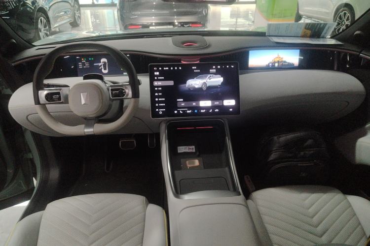 Used Avatr 11 2022 Long-Range Dual-Motor Luxury Edition 4 Seats
