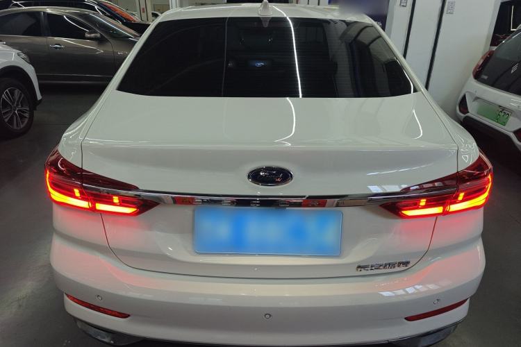 Used Ford Escort 2021 1.5L Automatic Diamond Edition
