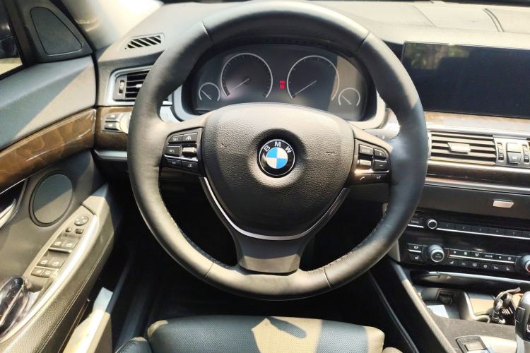 Used BMW 5 Series GT 2011 535i xDrive Luxury Edition Steering Wheel
