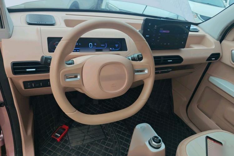 Used Geely Galaxy Panda 2024 Facelifted Panda Mini 200km Dragon Edition Interior 1