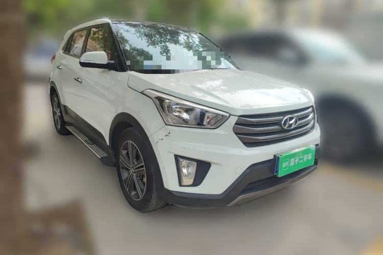 Used Hyundai ix25 2015 1.6L Automatic Two-Wheel Drive Smart GLS Trim Front Right 45 Deg