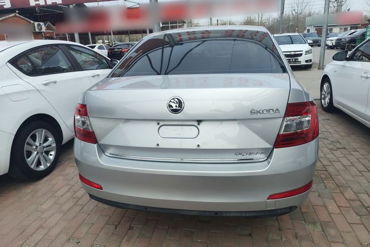 Used Skoda Octavia 2015 1.6L Automatic Yijun Edition
