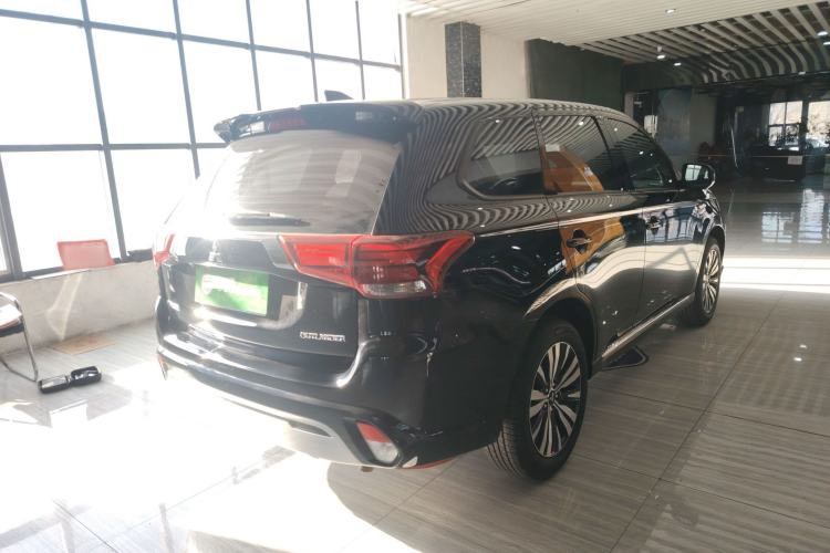 Used Mitsubishi Outlander 2021 2.0L Two-Wheel Drive Comfort Edition 5 Seats
