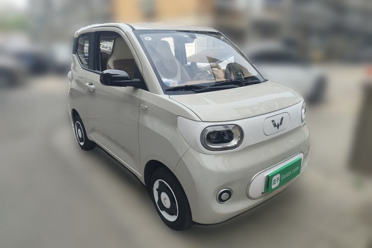 Used Wuling Hongguang MINIEV 2024 3rd Generation 215km Youth Edition Front Right 45 Deg
