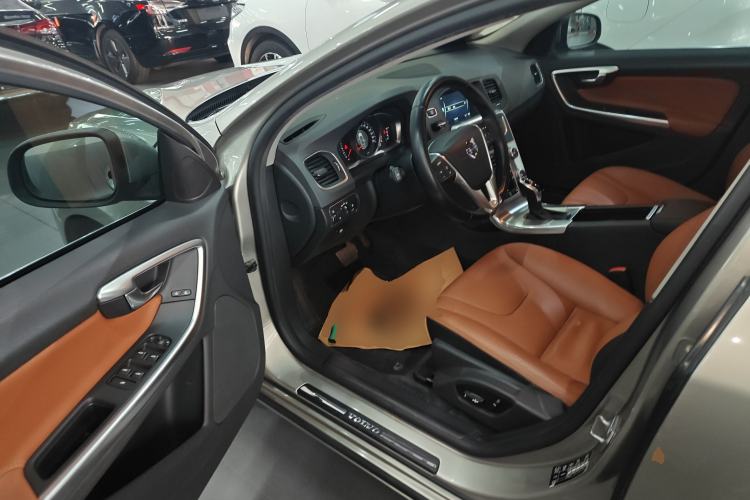 Used Volvo S60 2015 S60L 2.0T Zhiyuan Edition