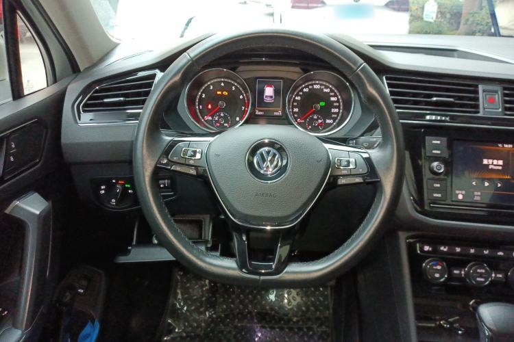 Used Volkswagen Tiguan L 2019 330TSI Automatic Two-Wheel Drive Smart Luxury Version China VI Standard