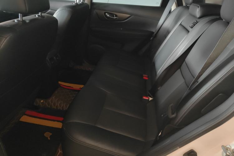 Used Nissan X-Trail 2015 2.0L CVT Comfort MAX Edition 2WD
