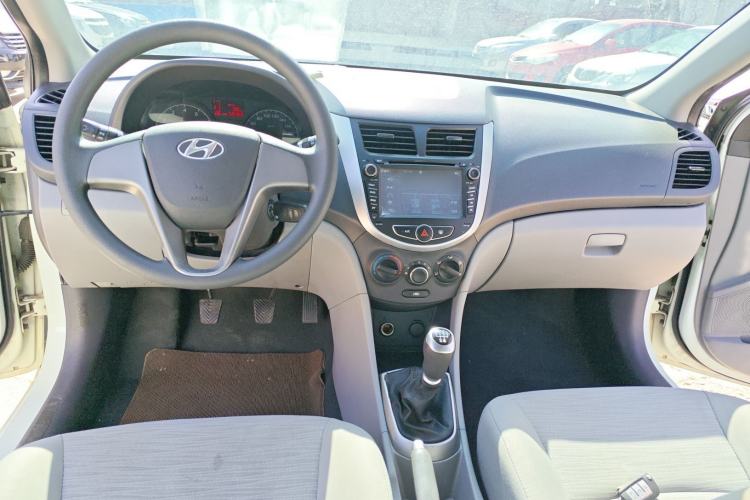 Used Hyundai Verna (older generation) 2014 1.4L Manual Smart GLS Trim
