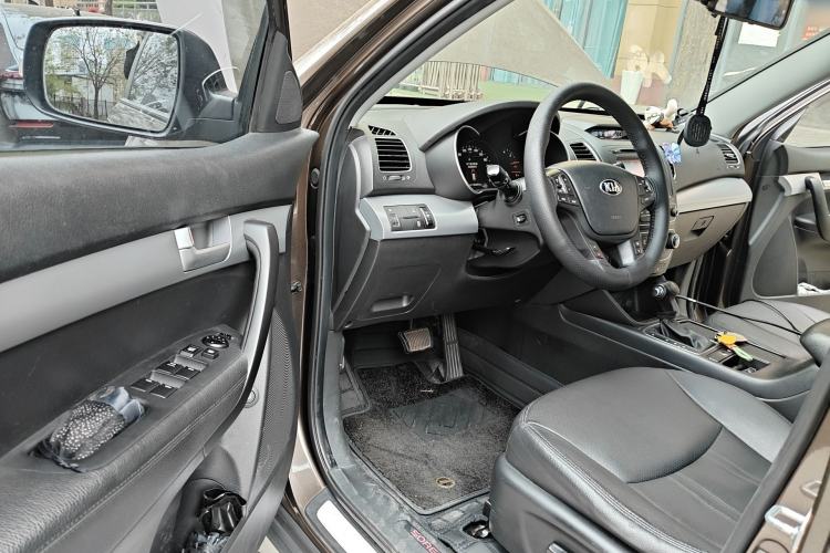 Used Kia Sorento 2013 2.2T 7-seat Diesel Luxury Edition Driver Seat