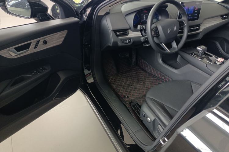 Used Hongqi E-QM5 2024 500km Range Edition Driver Seat