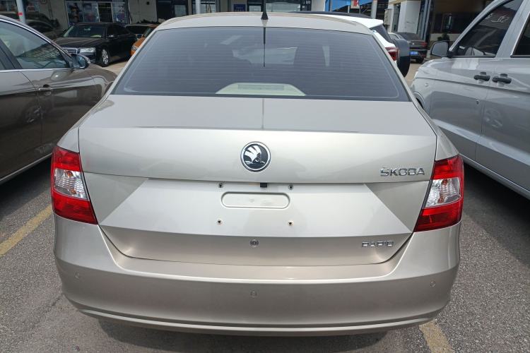 Used Skoda Rapid 2013 1.6L Automatic Smart Selection Model
