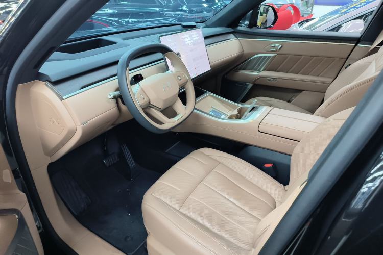 Used ONVO Luxeed L90 2025 Model—Max Six-Seater Version
