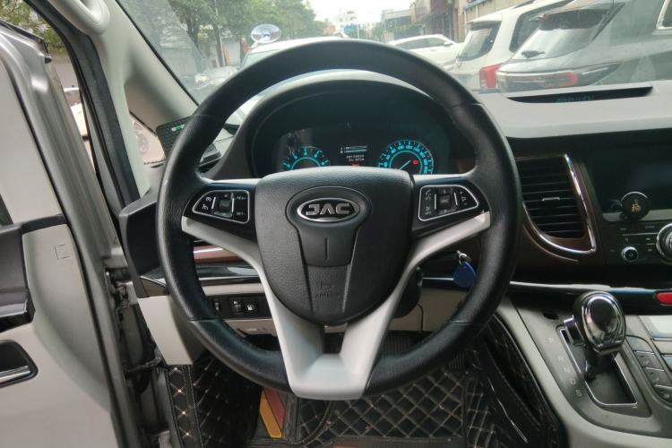 Used JAC Group Refine M5 2019 2.0T Gasoline Dual-Clutch Business Edition Steering Wheel