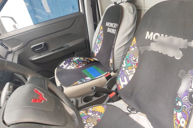 Used Wuling Hongguang V 2022 1.5L Jingqu Edition Enclosed-Window Vehicle with Electric Power Steering LAR