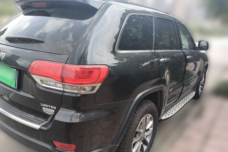 Used Jeep Grand Cherokee 2014 3.0L Comfort Navigation Edition Rear Right 45 Deg