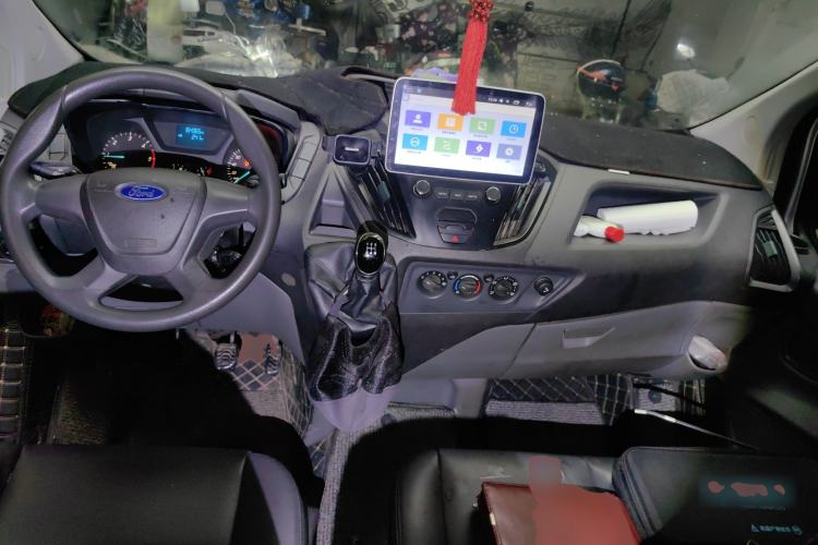 Used Ford Transit 2017 2.0T Diesel Multi-Purpose Commercial Vehicle Short Wheelbase Low Roof China V Standard
