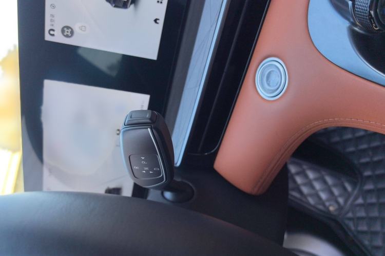 Used EXEED Lingyun 2025 300T Two-Wheel Drive Starry Edition Gear Lever