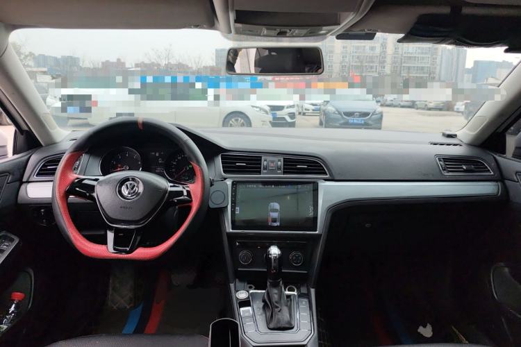 Used Volkswagen Lamando 2015 230TSI DSG Fashion Edition Center Console