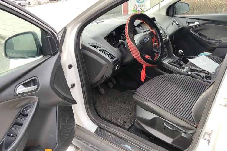 Used Ford Focus 2015 Hatchback 1.6L Manual Comfort Edition