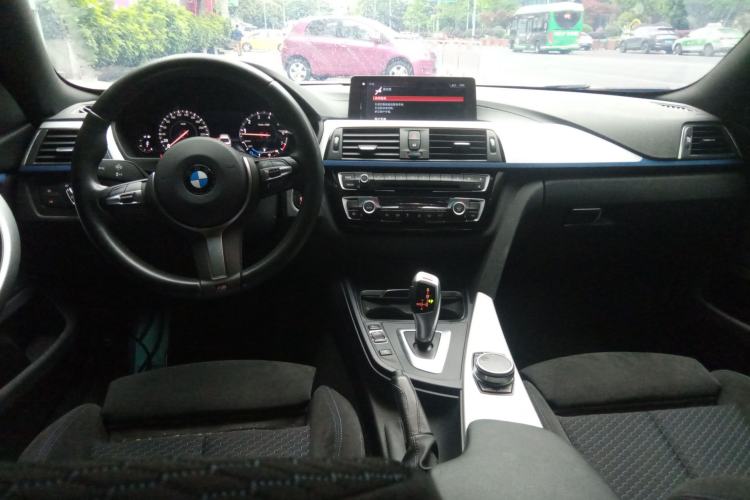 Used BMW 4 Series 2019 425i Gran Coupe M Sport Package Center Console