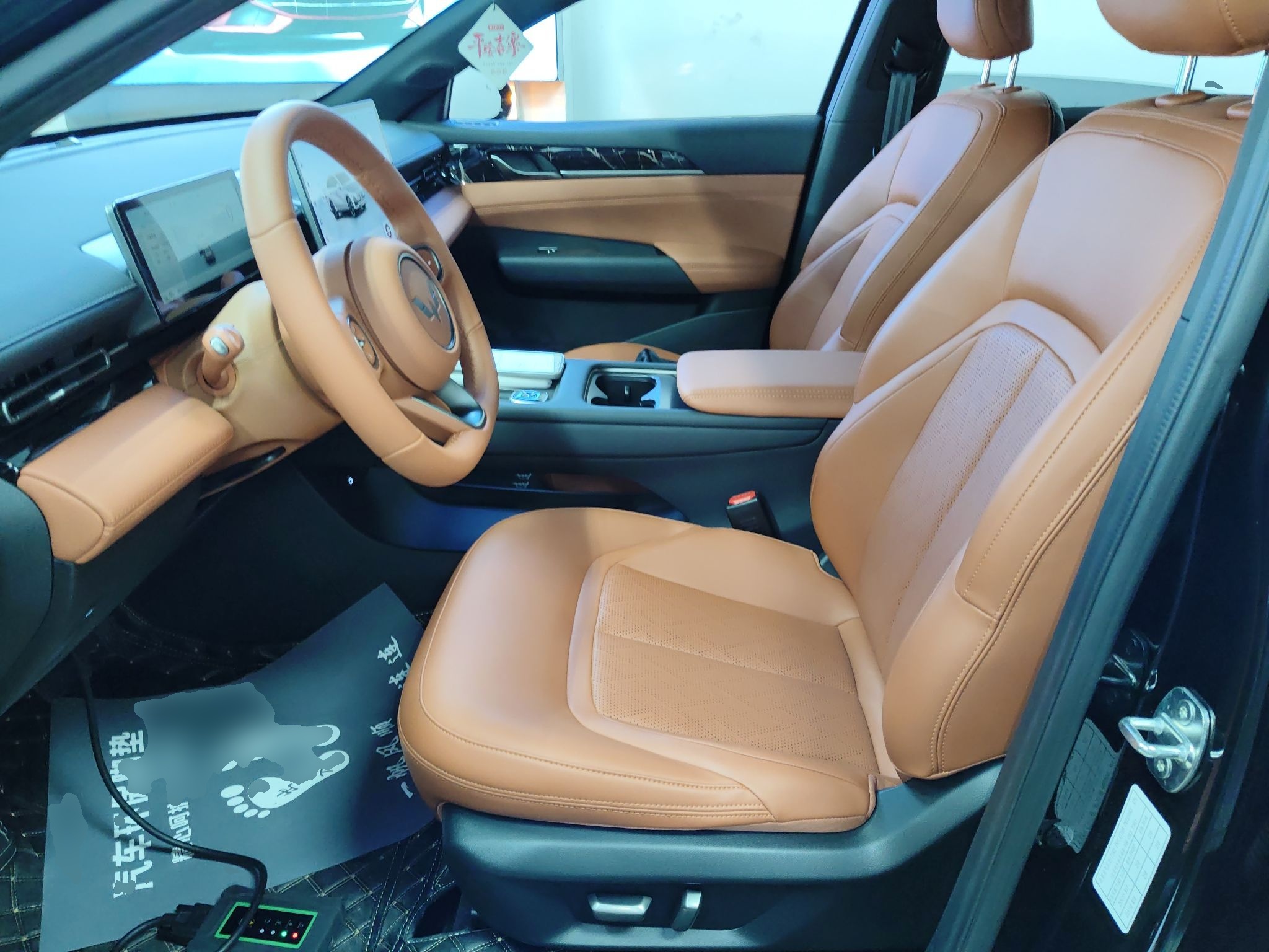 المقاعد الأمامية داخل السيارة