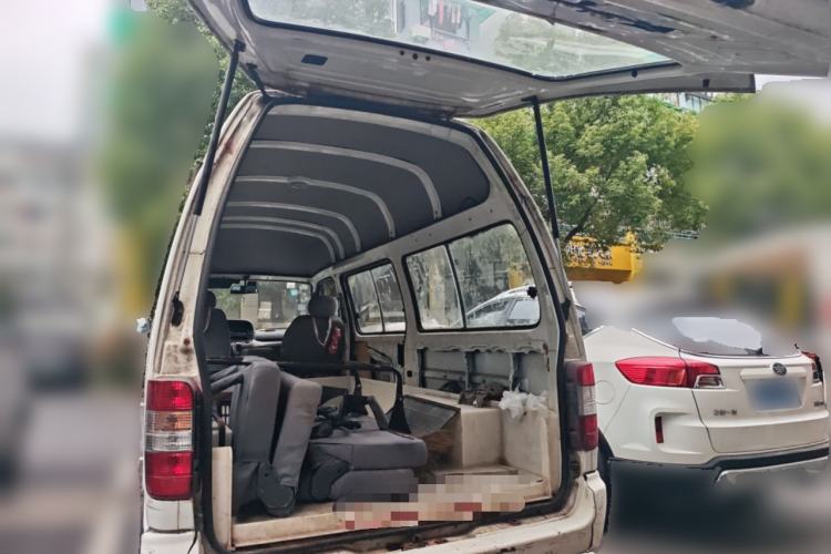 Used Jinbei Hiace 2011 2.0L 5th Generation Kuaiyunwang Luxury Version 4G20B