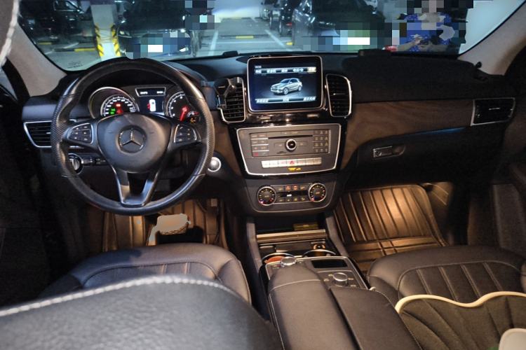 Used Mercedes-Benz GLE 2016 GLE 320 4MATIC Luxury Model Center Console