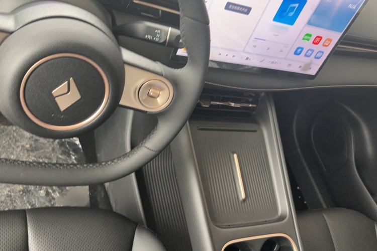 Used Baojun Yunhai 2024 140km Plug-in Hybrid Version Gear Lever