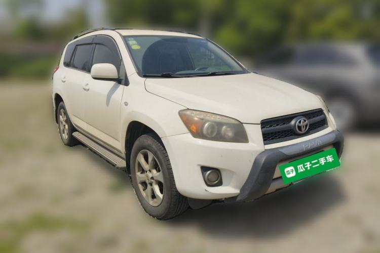 Used Toyota RAV4 2013 2.0L CVT Two-Wheel Drive Urban Edition Front Right 45 Deg