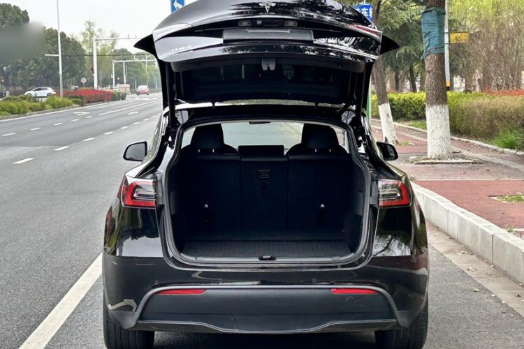 Used Tesla Model Y 2023 Long-Range All-Wheel-Drive Version