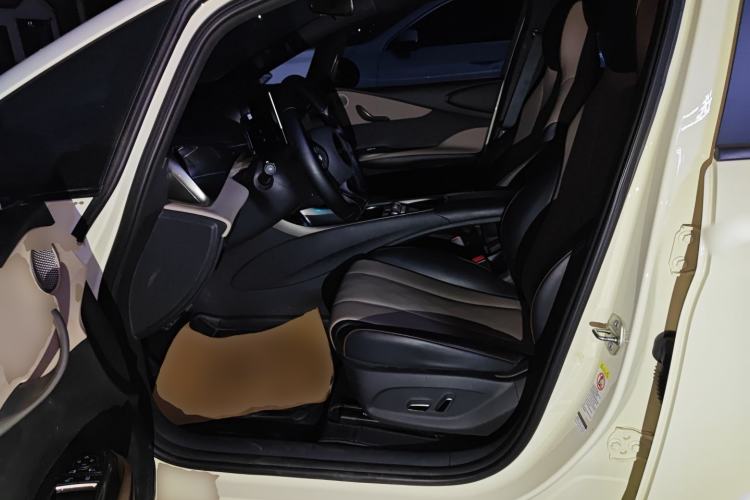 Used BYD Dolphin 2023 420 km Free Version
