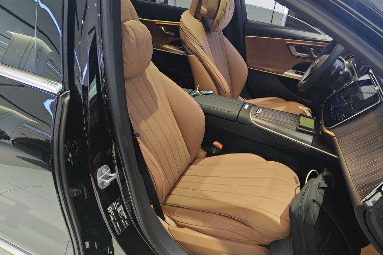 Used Mercedes-Benz E-Class 2025 Facelift E 300 L Fashion Edition
