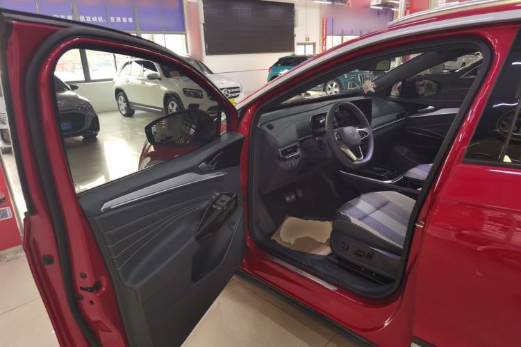 Used Volkswagen ID.4 CROZZ 2022 Long-Range PURE+ Edition
