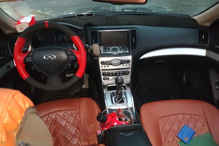 Used Infiniti G Series 2010 G37 Coupe Convertible Alloy Edition Center Console