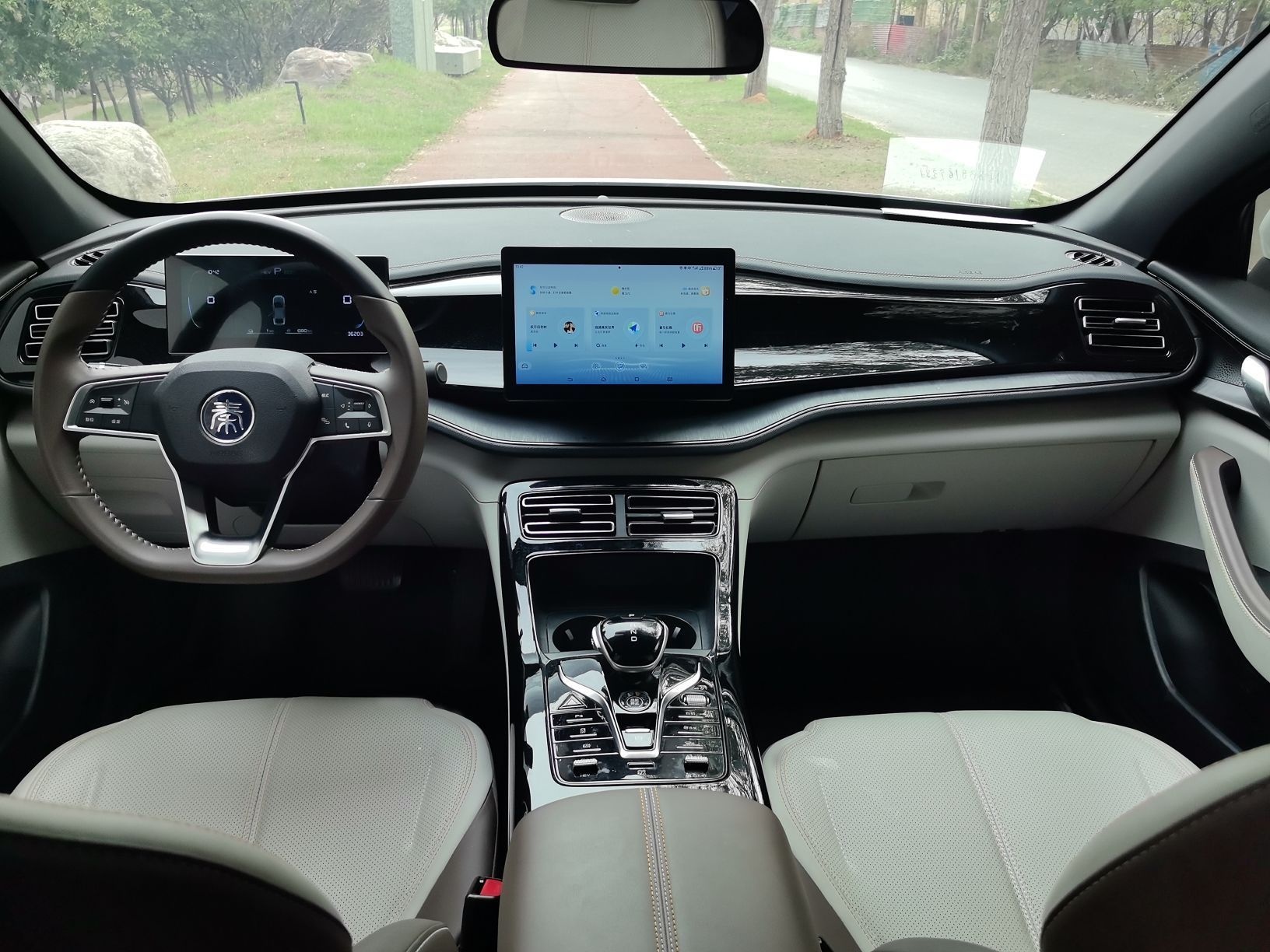 BYD Qin PLUS 2024 HONOR Edition DM-i 55KM Leading Model — снимка 10