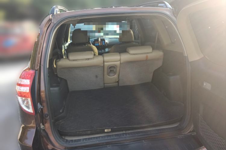 Used Toyota RAV4 2011 2.0L Automatic Luxury Edition
