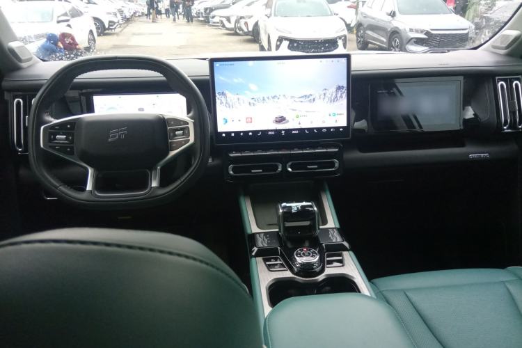 Used JETOUR Freelander 2025 2.0TD Automatic XWD Conqueror Center Console