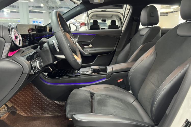 Used Mercedes-Benz A-Class 2022 Revised Version A 200 L Sport Sedan Fashionable Style Left Front Seat