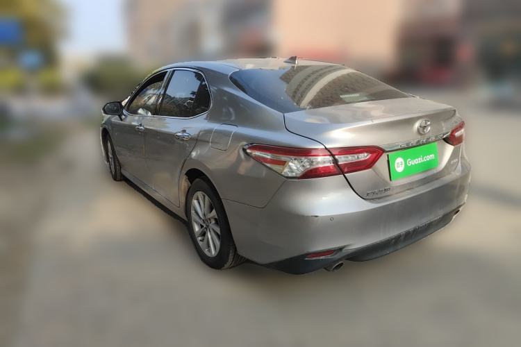 Used Toyota Camry 2021 2.0G Luxury Edition
