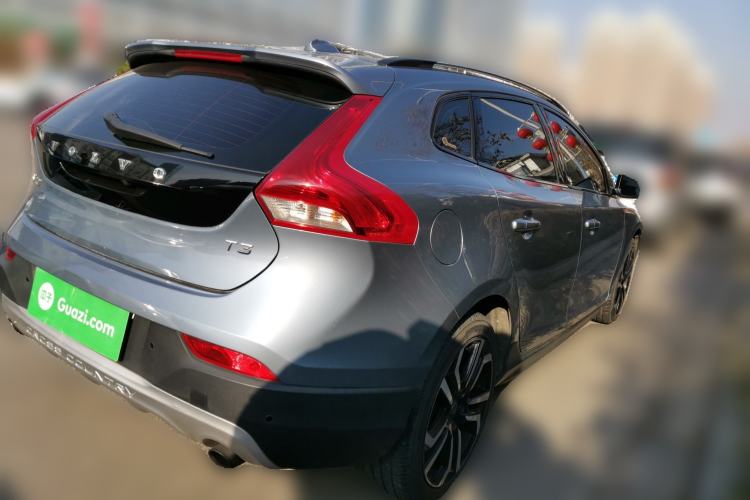 Used Volvo V40 2017 Cross Country T3 Zhiya Edition