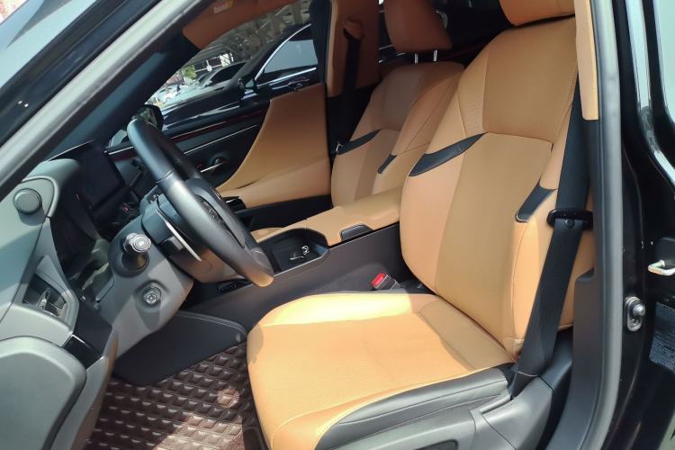 Used Lexus ES 2023 200 Excellence Edition