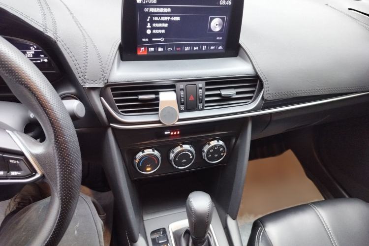 Used Mazda CX-4 2021 2.0L Automatic Two-Wheel Drive Blue Sky Dynamic Edition Audio And AC Panel