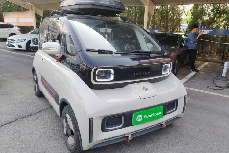 Used Baojun KiWi EV 2021 Artist Model Ternary Lithium Front Right 45 Deg