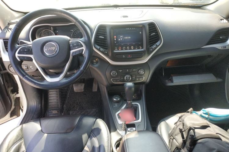 Used Jeep Cherokee 2014 2.4L Luxury Edition