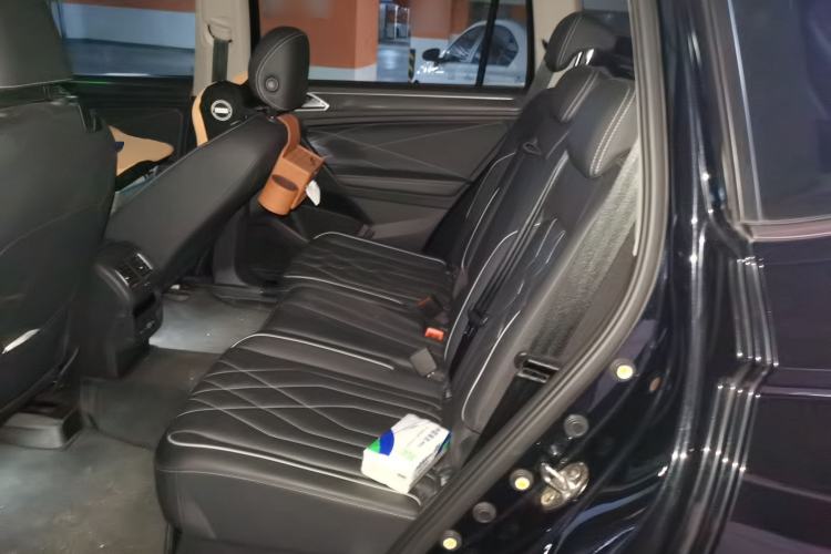 Used Volkswagen Tiguan L 2023 Restyled 330TSI Automatic Two-Wheel Drive R-Line Enhanced Comfort Version
