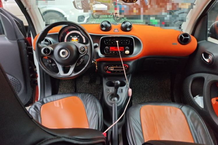 Used smart fortwo 2015 1.0L 52 kW Hardtop Passion Edition Center Console