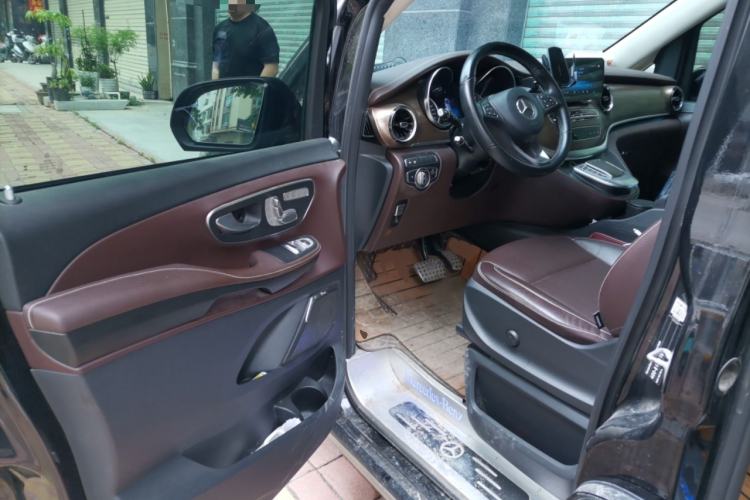 Used Mercedes-Benz V-Class 2022 V 260 L Long-wheelbase Luxury Edition Driver Seat