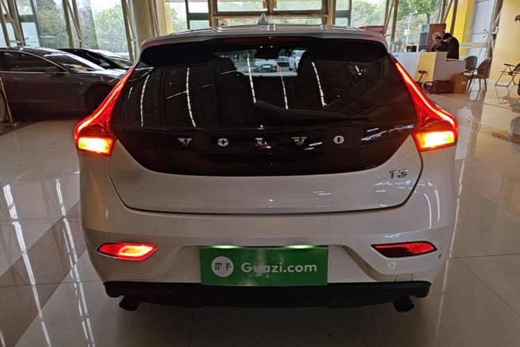 Used Volvo V40 2017 T3 Zhiyi Edition Rear