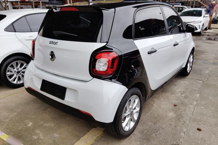 Used smart forfour 2016 1.0L 52 kW Dynamic Edition
